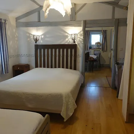 Holiday home Domaine De Chante-oiseau - 34 Pers Theil-Rabier