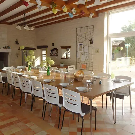 펜션 Domaine De Chante-oiseau - 34 Pers *